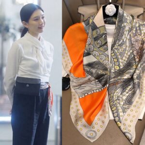 50pcs of Mixed Colors of Women 100% Mulberry Real Silk Square Scarf 88x88cm Neck Scarf Large Neckerchief for Ladies Print Bandana Square Silk Designer Scarf