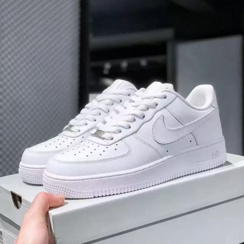 10 pairs mixed sizes Only White Nike,  sizes from 36 to 45) Airforce 1(below price is 10pairs)