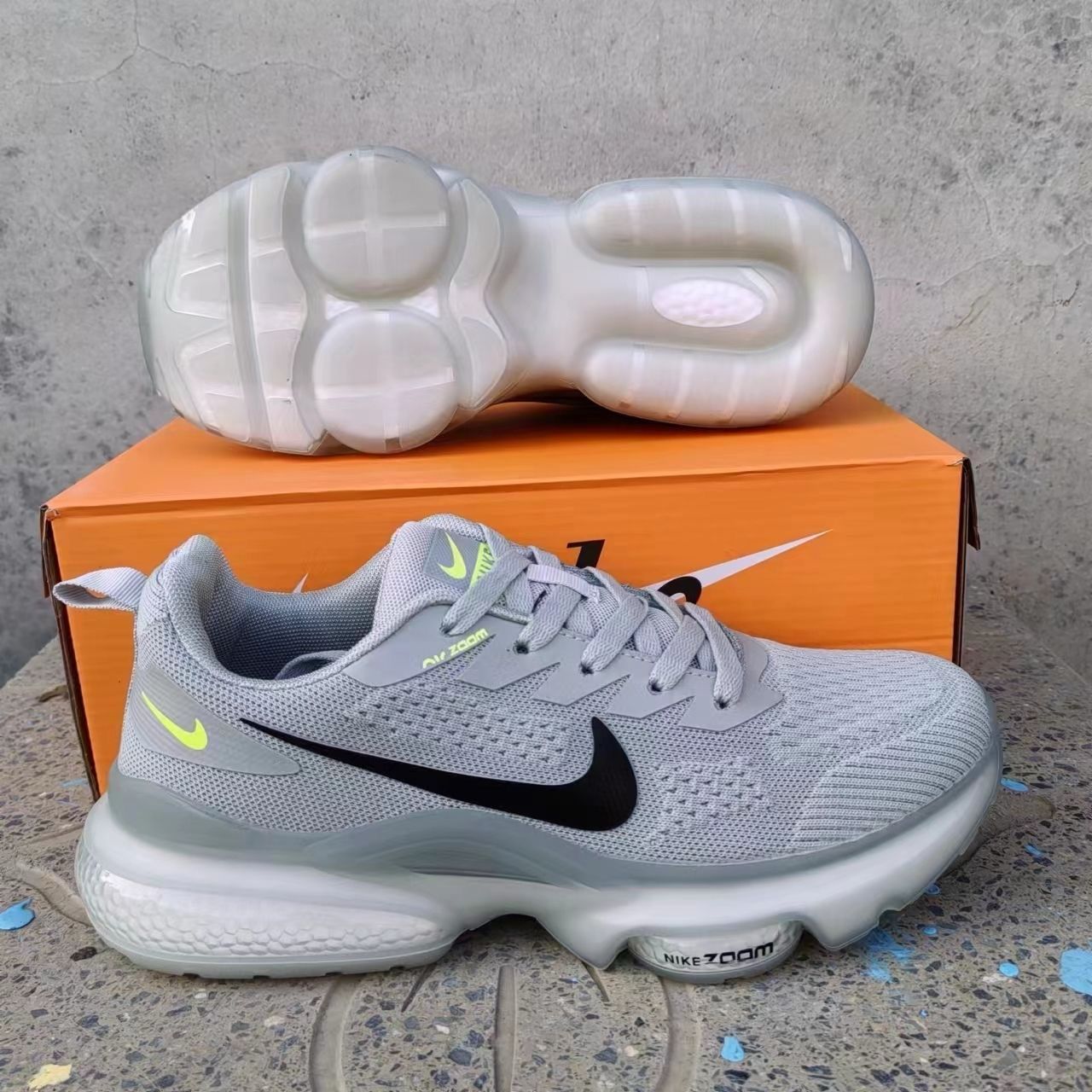 Nike sport wear 5 pairs mixed sizes and colors,  (sizes from 36 to 45)
