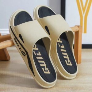 100 pairs mixed colors and sizes from 40 to 45 Men's Summer Outdoor Indoor Anti-slip Soft Bottom Slippers Home Bathroom Slippers Fashionable(below price is 100pairs)