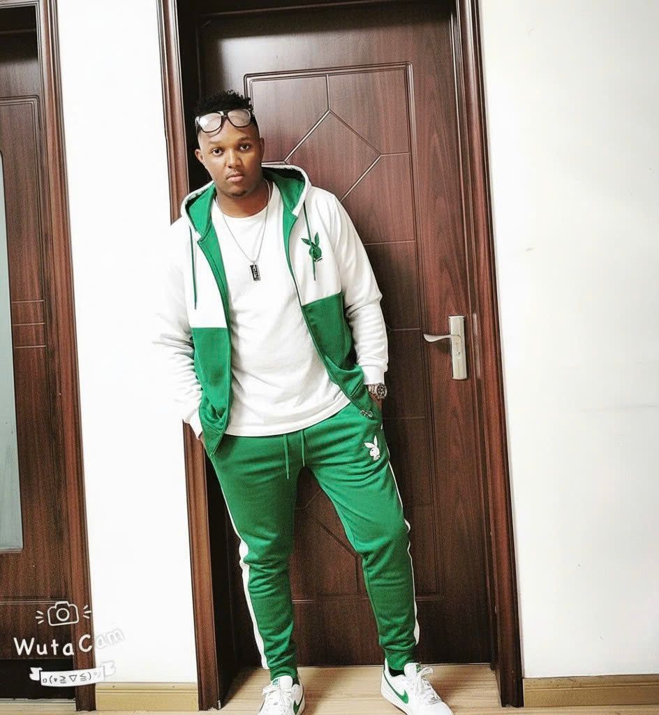 20set mixed color and size PLAYBOY High Quality Men and Women New 3in1 suit