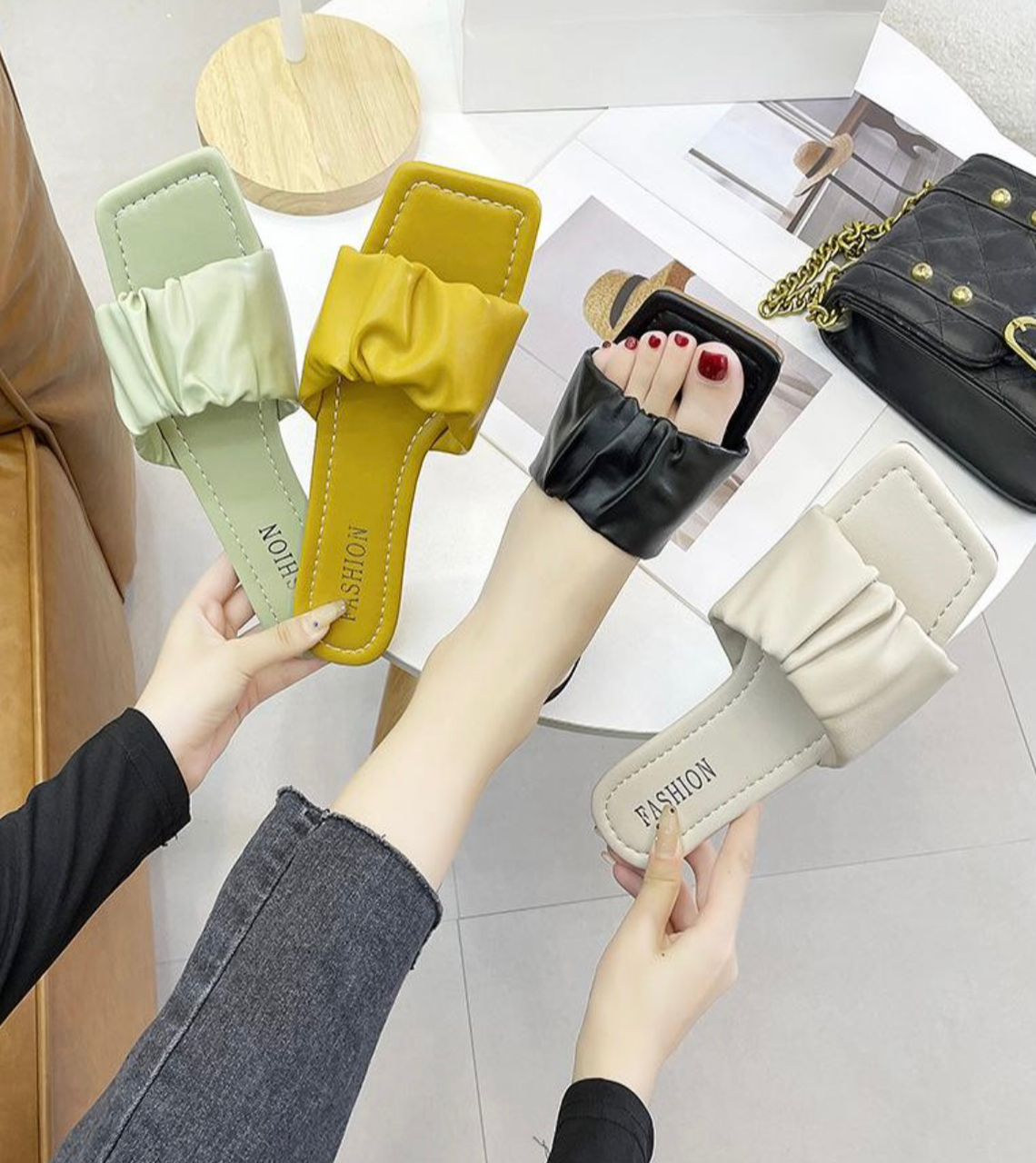 60pairs Mixed color ladies Sandals(Below price is for 60pairs)