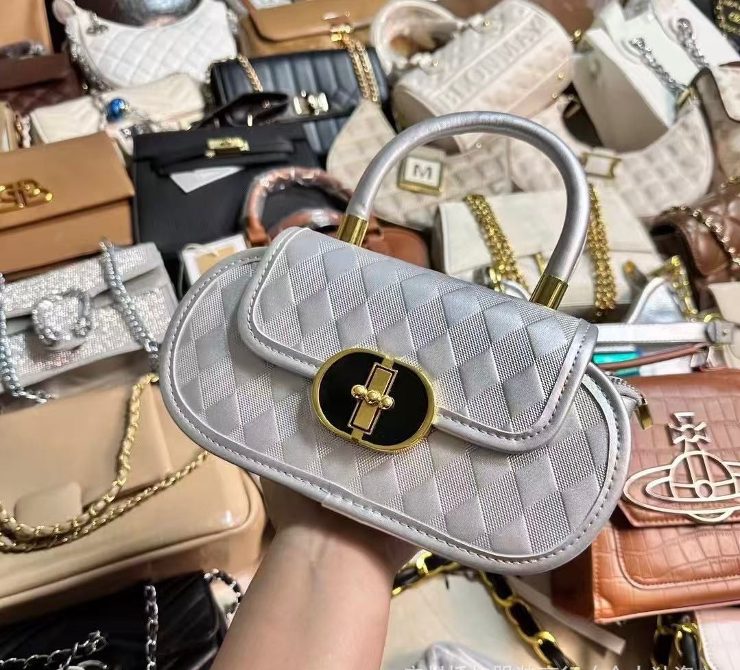 100pcs mixed color and design slingbag(below price is 100pcs)