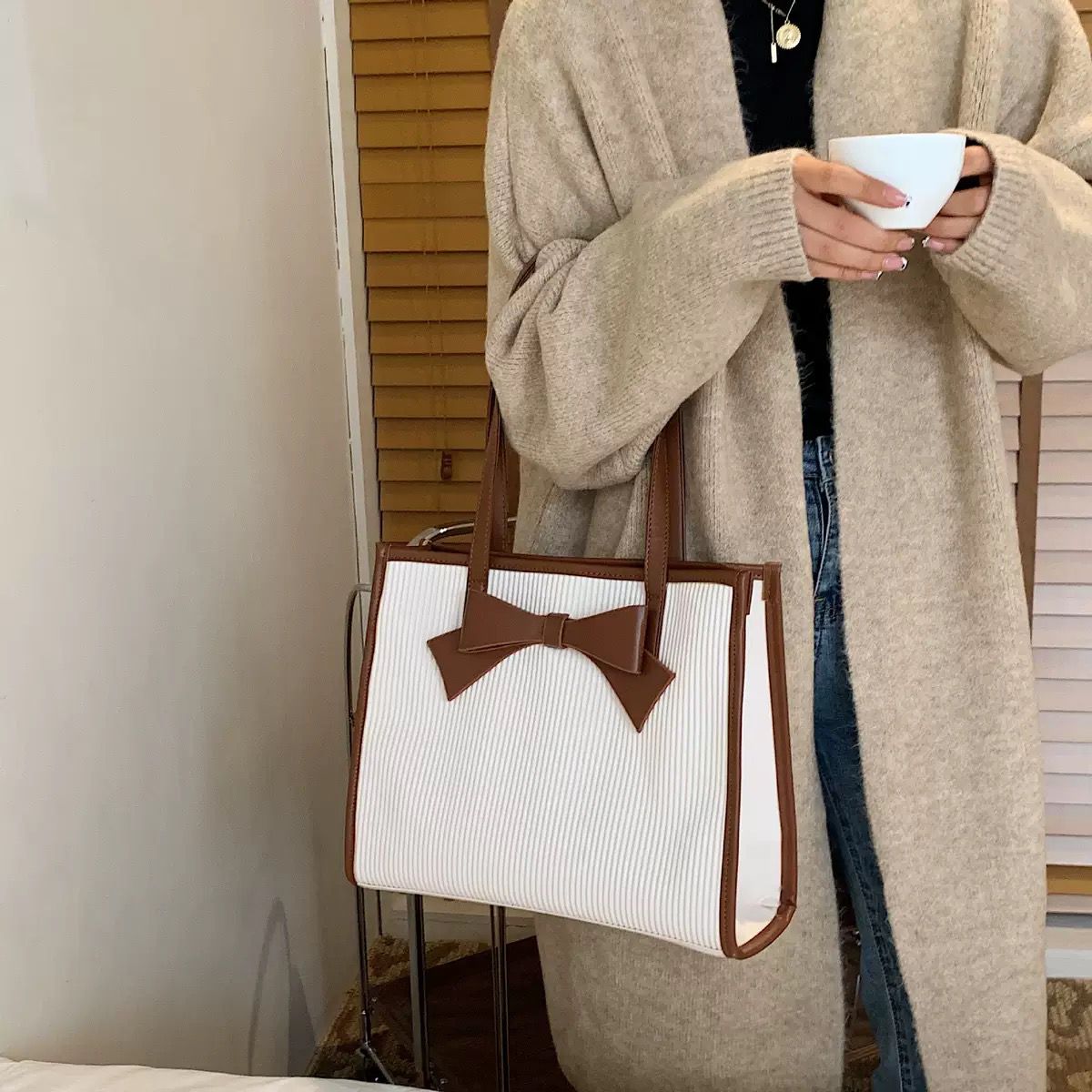 50pcs mixed color Fashion Bowtie tote bag white with brown(below price is 50pcs)